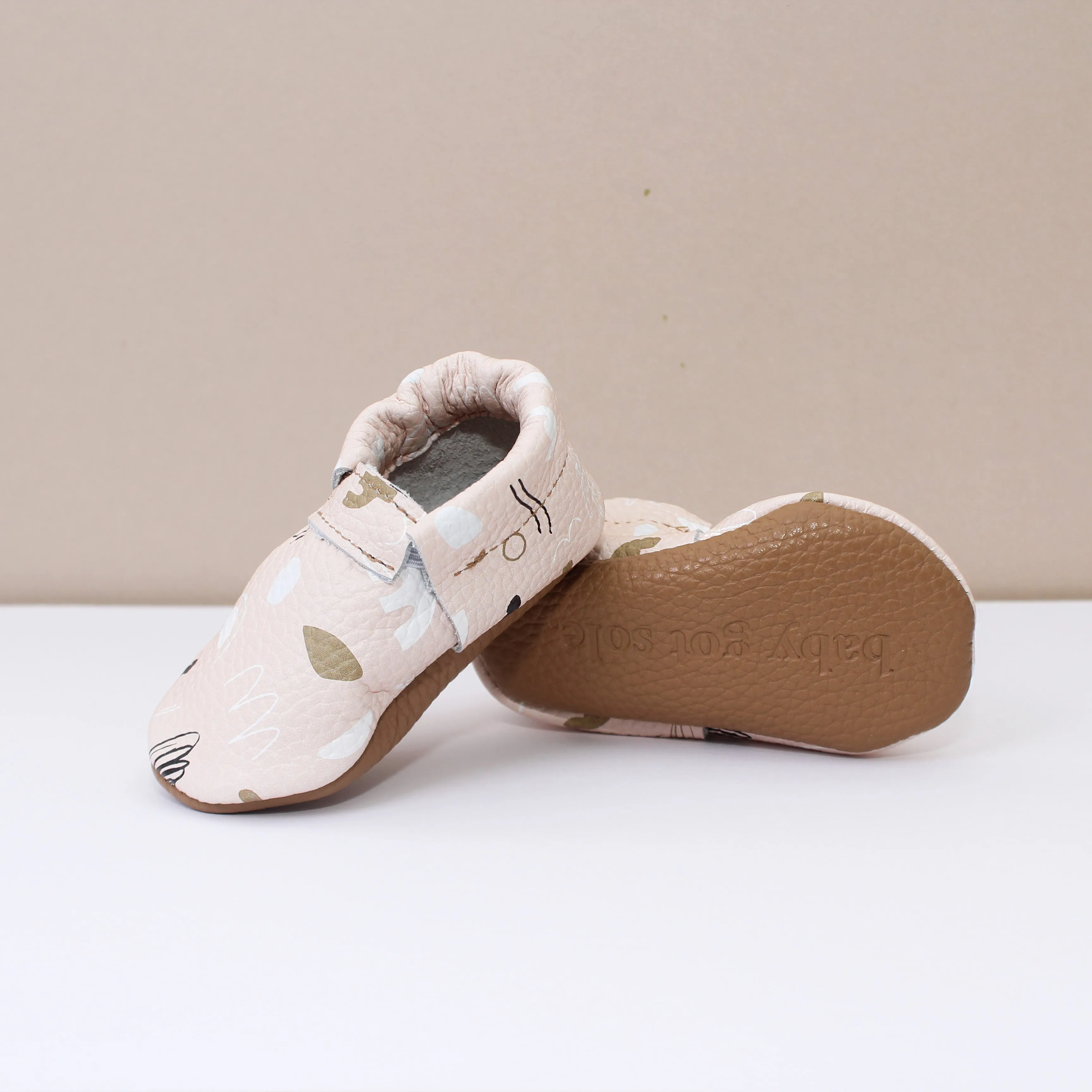 Abstract Print Girls Moccasins