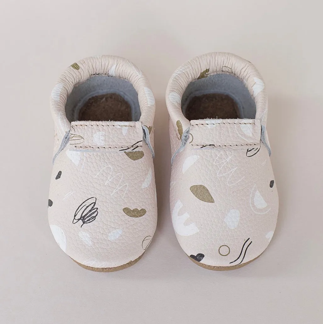 Abstract Print Girls Moccasins