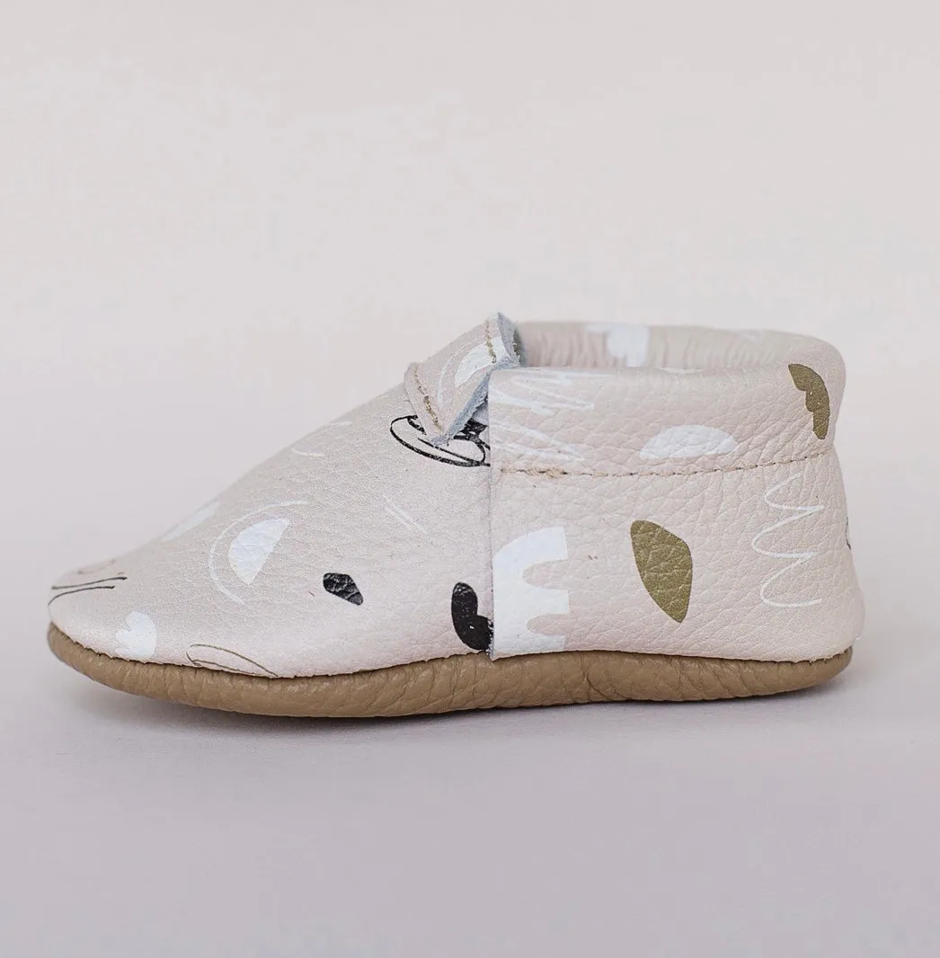 Abstract Print Girls Moccasins