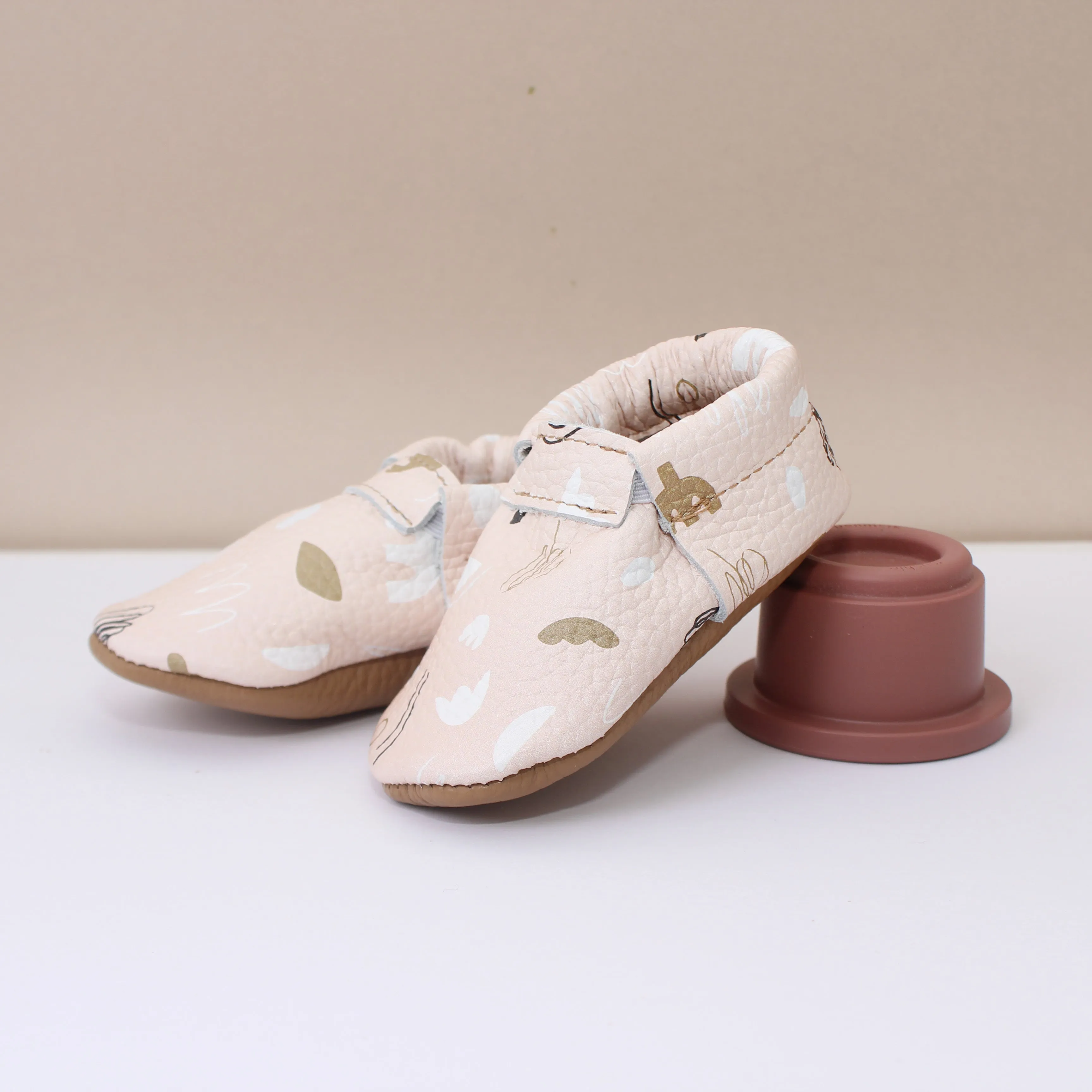 Abstract Print Girls Moccasins