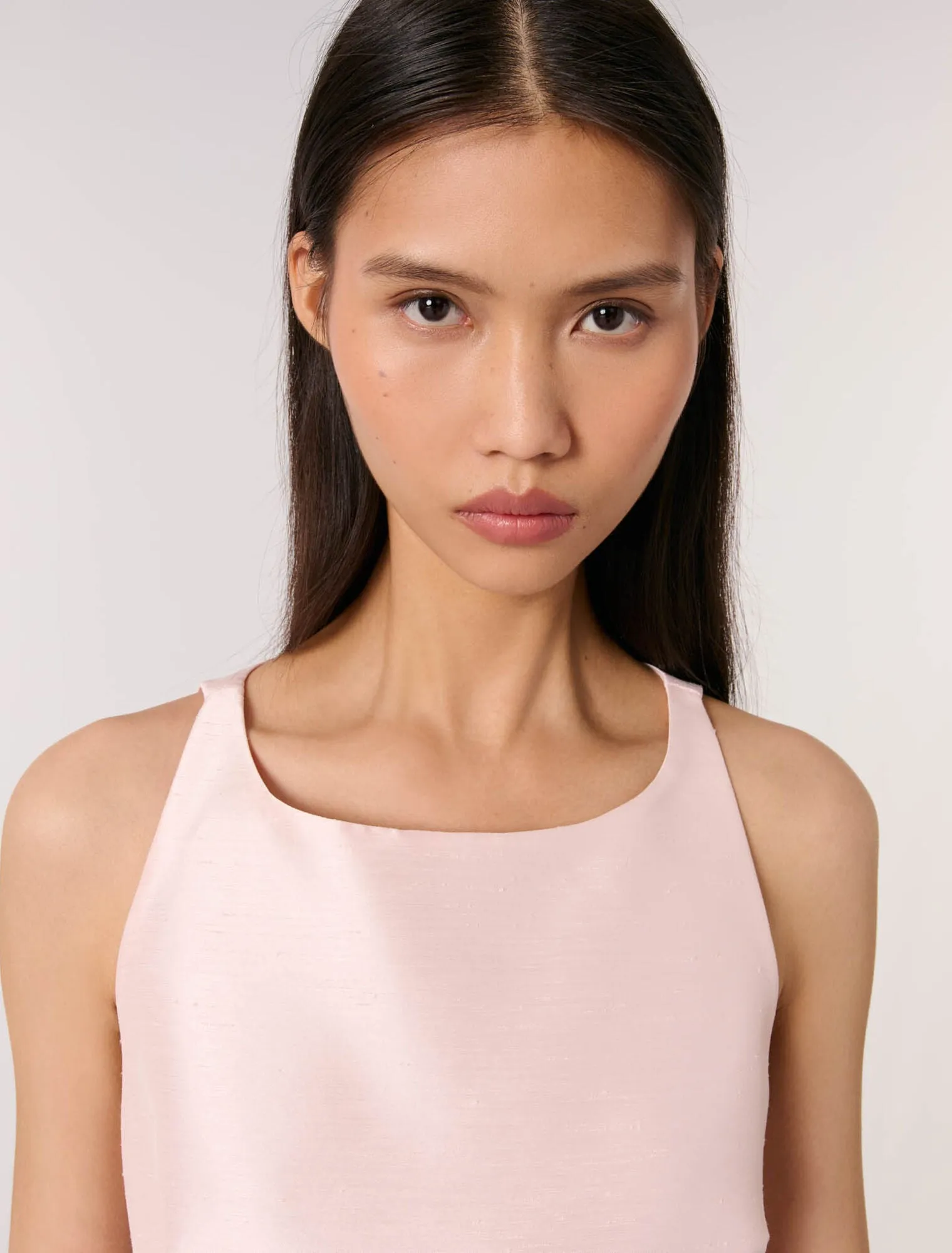 Backless dress
