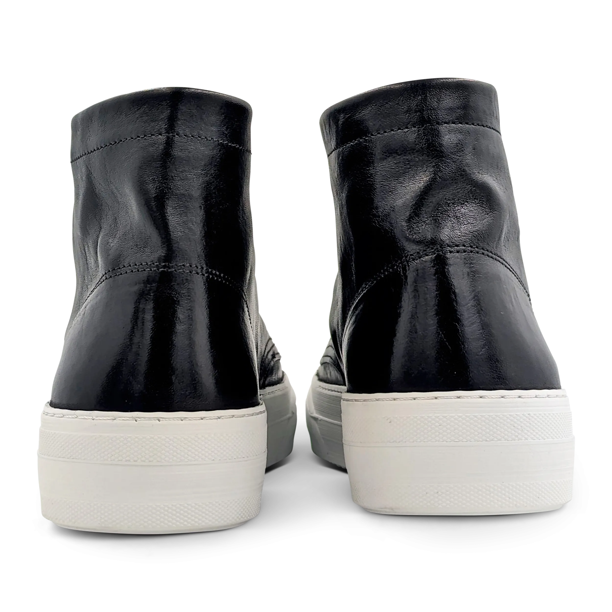 Conscious Chucky Hightop Washed in Black with White Sole