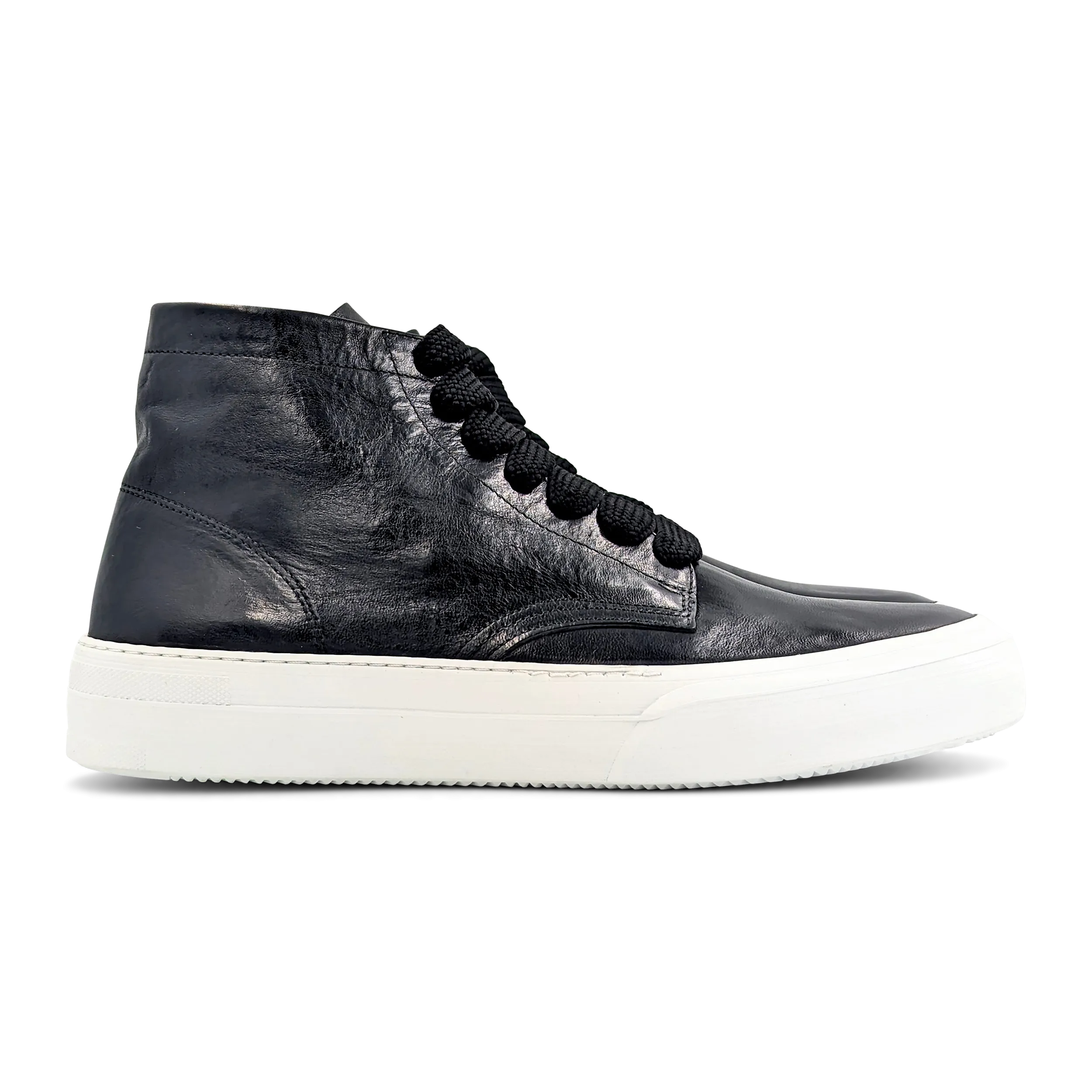 Conscious Chucky Hightop Washed in Black with White Sole
