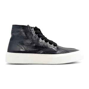 Conscious Chucky Hightop Washed in Black with White Sole