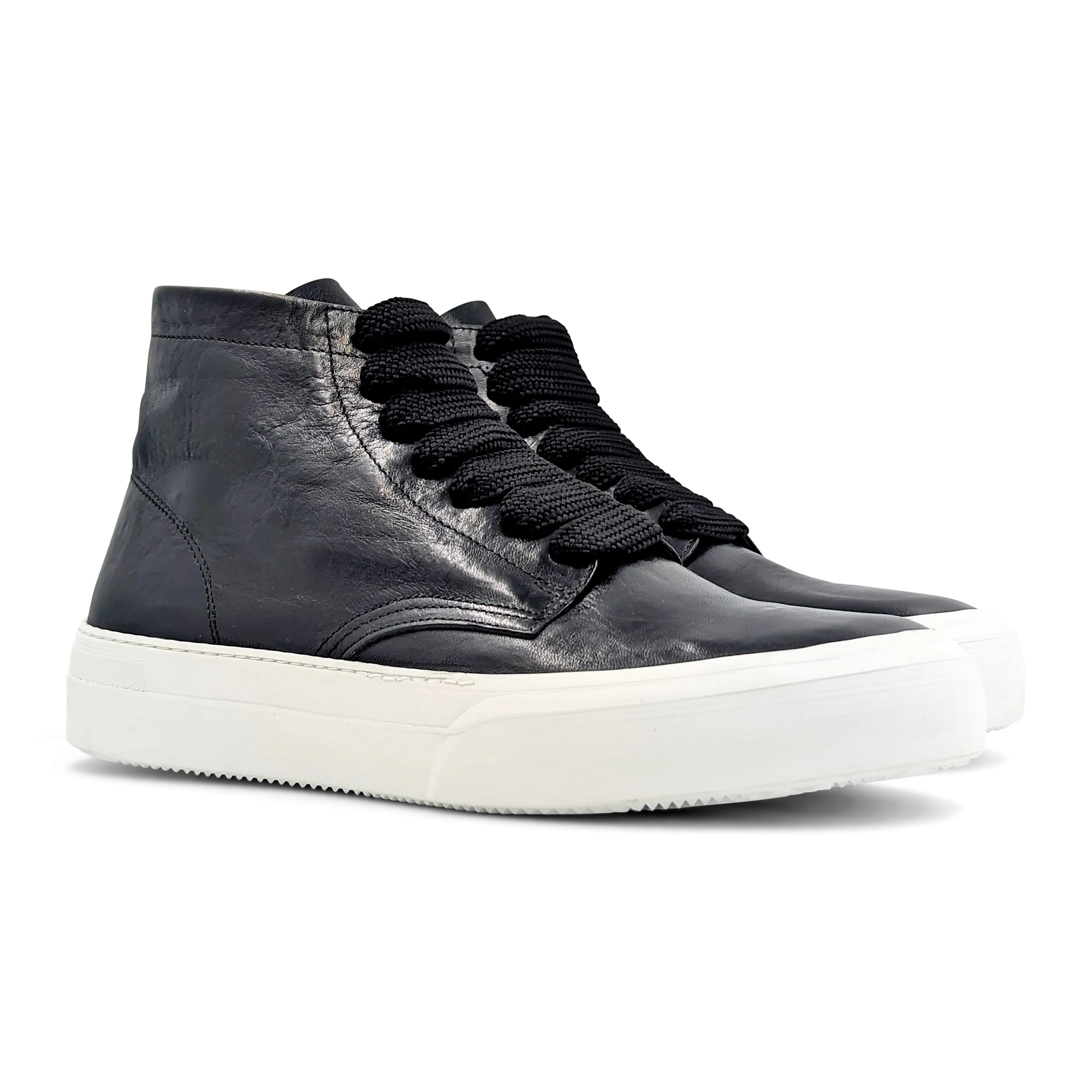Conscious Chucky Hightop Washed in Black with White Sole