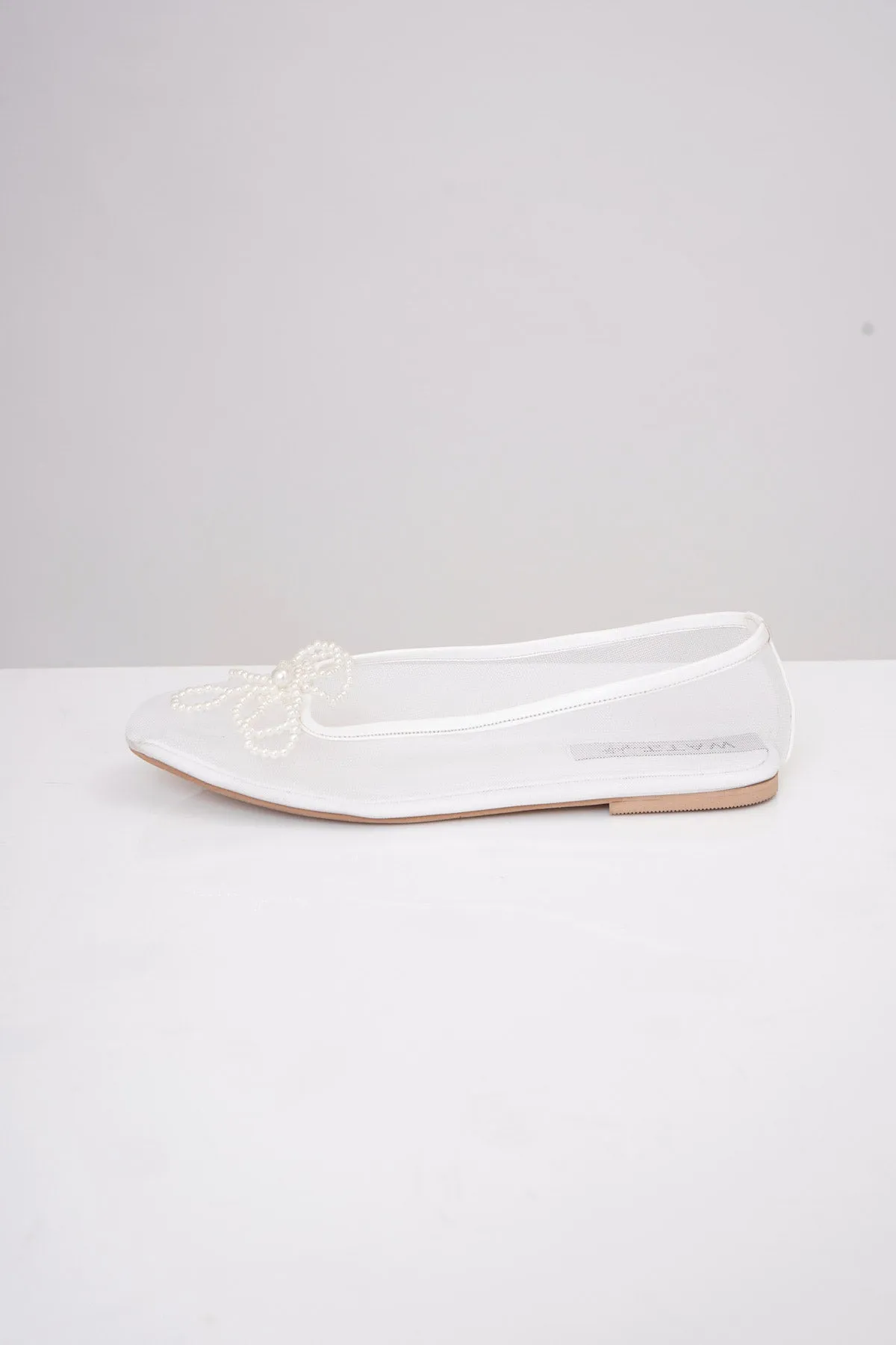 Hydra Flats In White