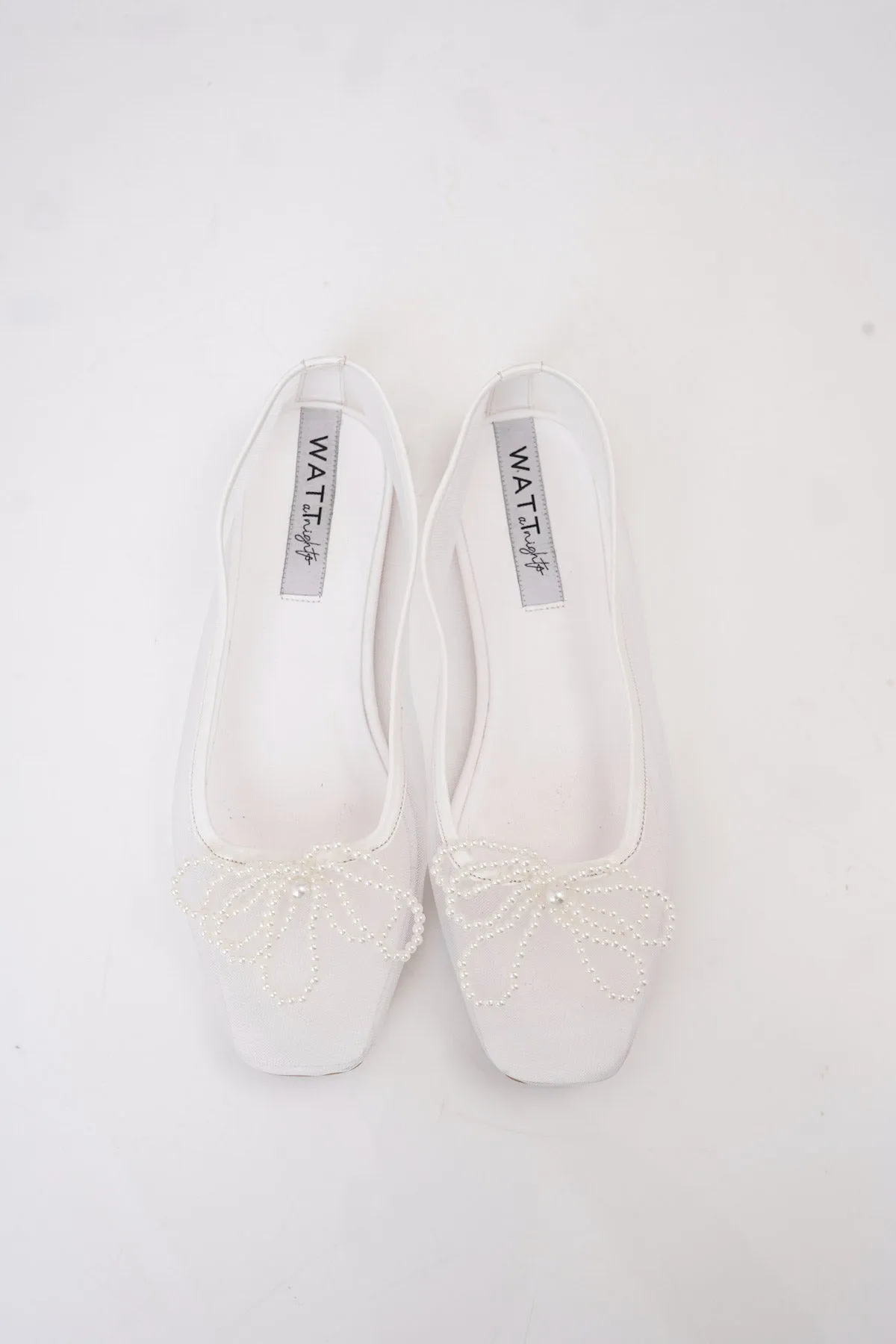 Hydra Flats In White