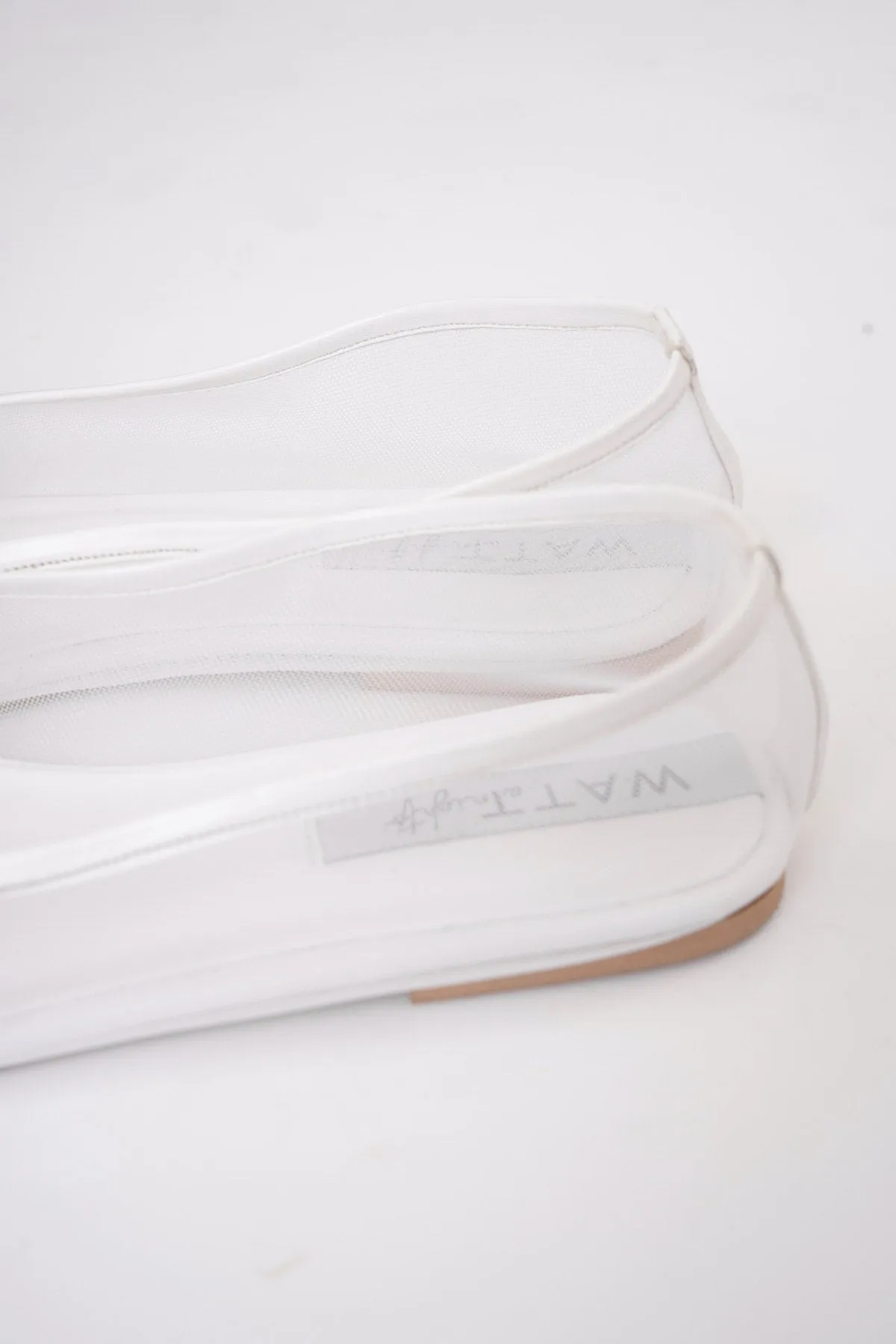 Hydra Flats In White