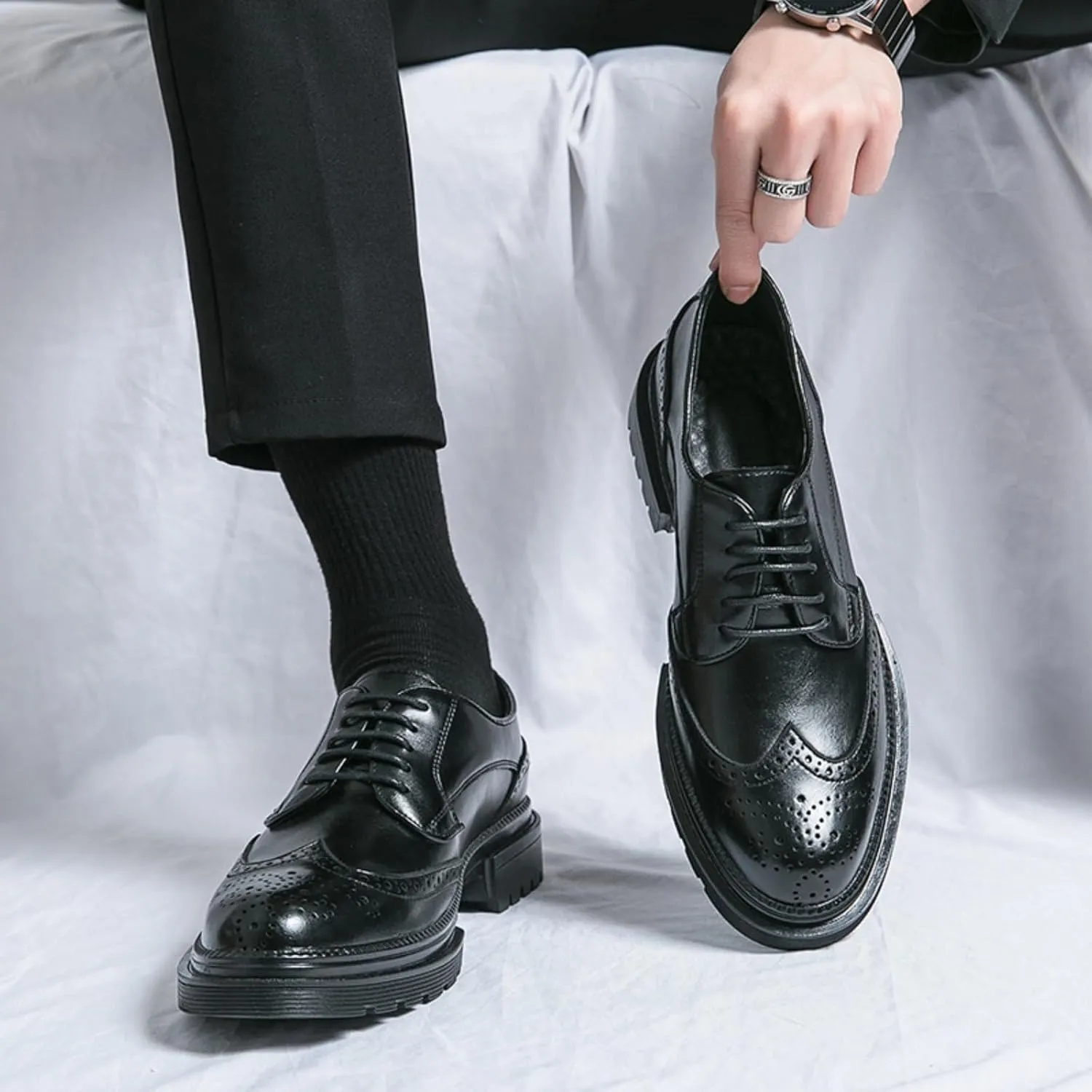 Men's Modern Wingtip Leather Carved Brogue Oxford Shoes Comfortable Round Head Platform Lace Up Height Increasing Dress Shoes for Business Casual Tuxedo Wedding Shoes Groom Shoes