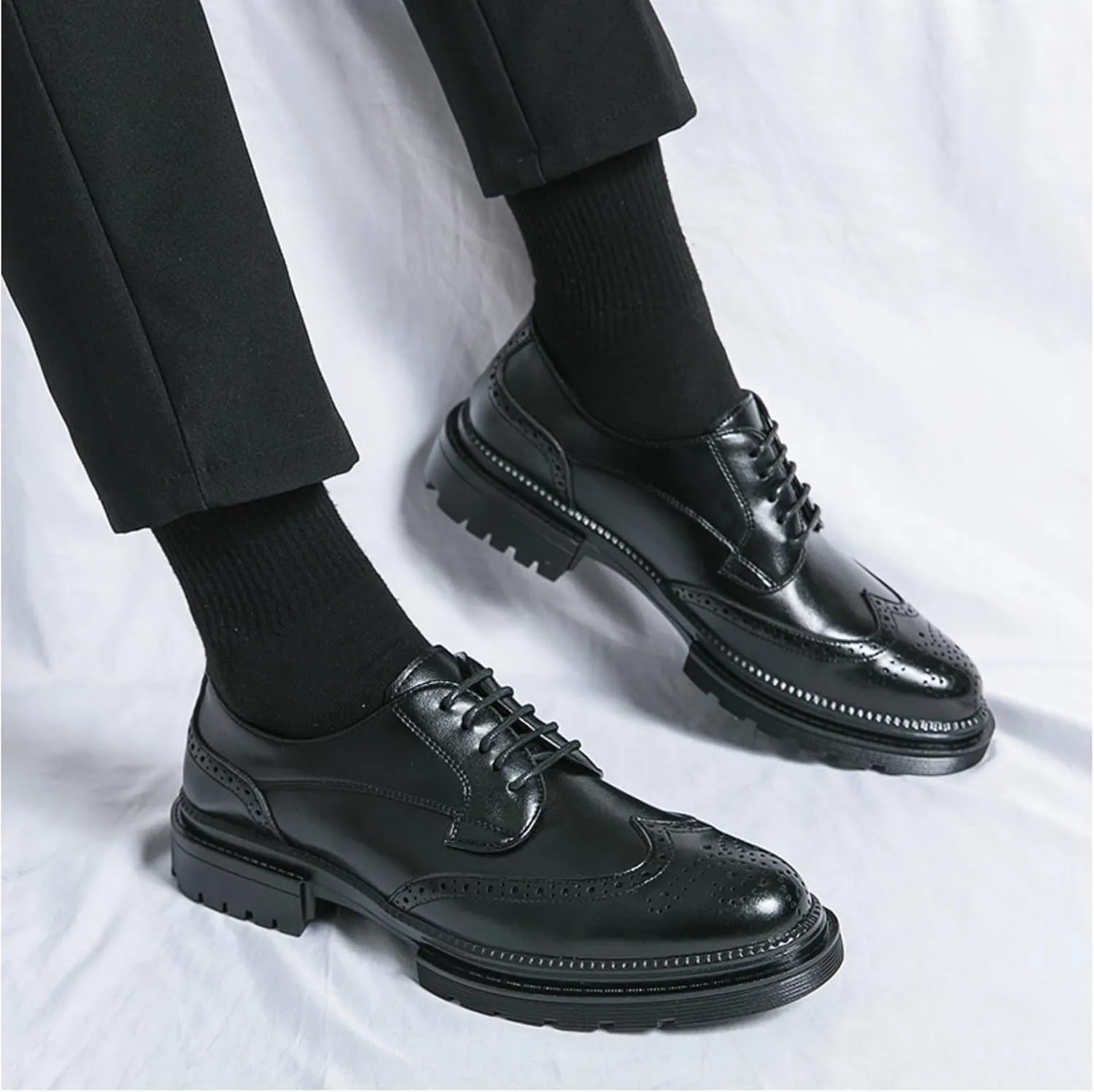 Men's Modern Wingtip Leather Carved Brogue Oxford Shoes Comfortable Round Head Platform Lace Up Height Increasing Dress Shoes for Business Casual Tuxedo Wedding Shoes Groom Shoes