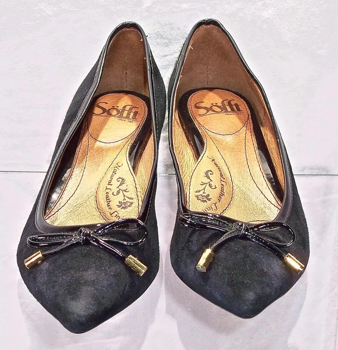 SOFFT Women's •Annabeth•  Kitten Heel Pump - Black Suede - Size 6.5M