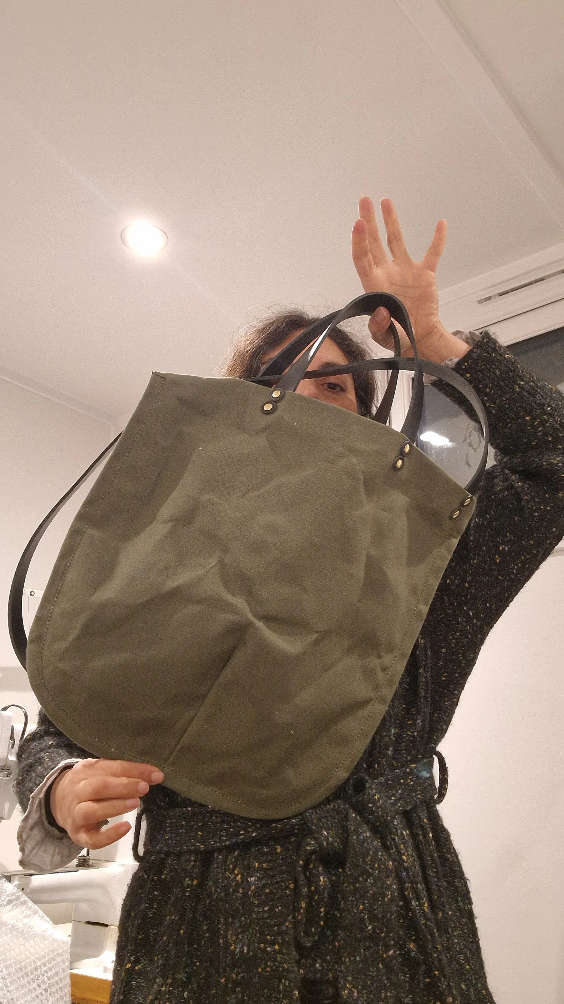 TOTELY CANVAS CROSSBODY satchel in Olive Green
