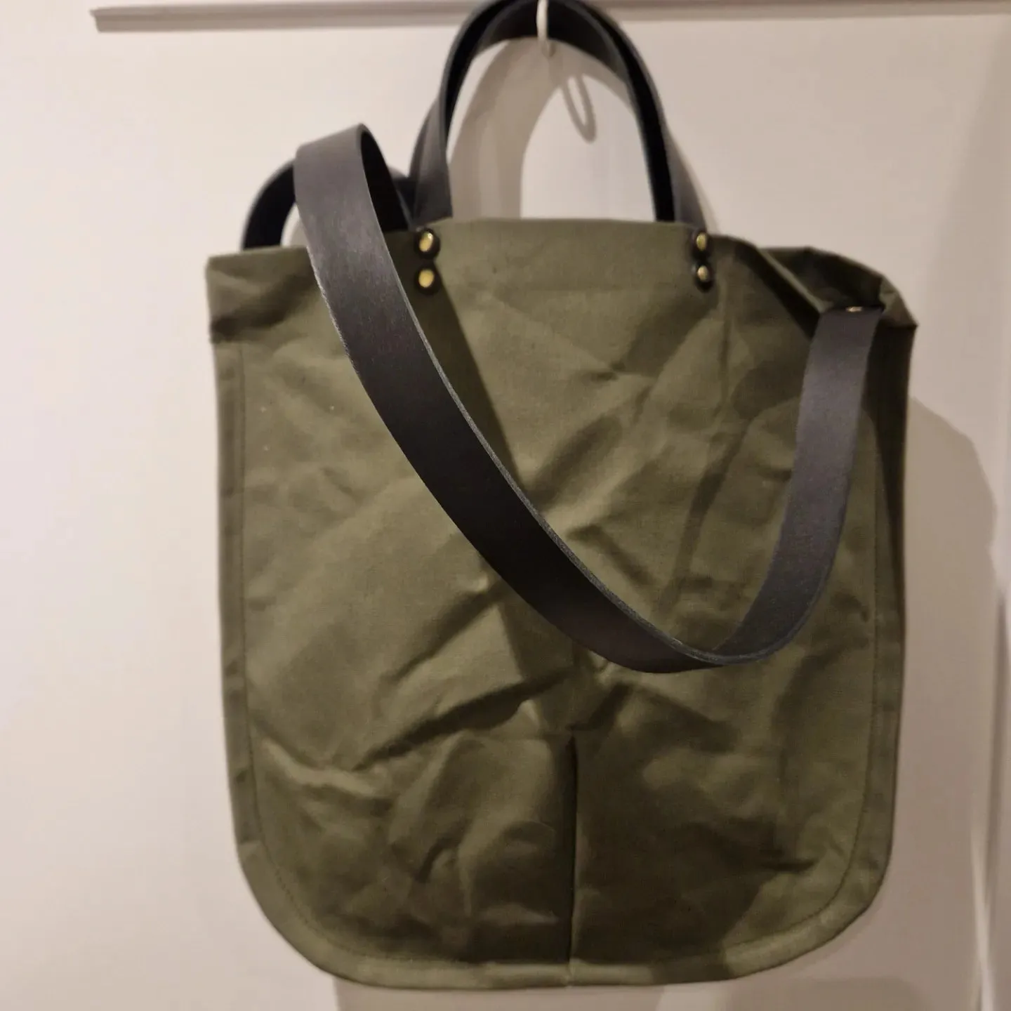 TOTELY CANVAS CROSSBODY satchel in Olive Green